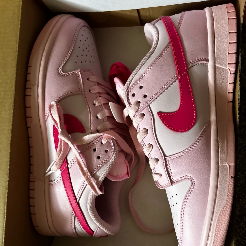 COPY - Brand new triple pink dunks .. Women’s 9